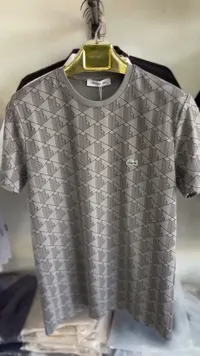 تيشيرت رجالي بنقشة هندسية - لاكوست (Lacoste)