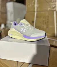حذاء رياضي - سكيتشرز (Skechers)