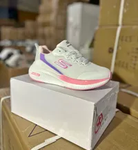 حذاء رياضي أبيض - سكيتشرز (Skechers)