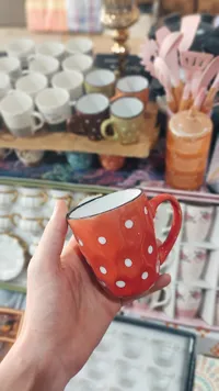 كوب سيراميك منقط ملون
