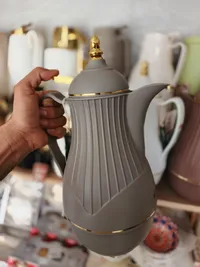 دلة قهوة حرارية بتصميم عصري
