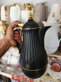 دلة قهوة حرارية عصرية - أسود وذهبي