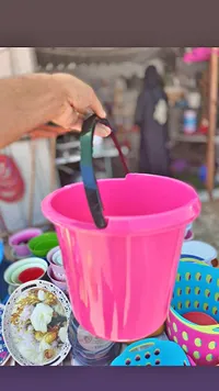 دلو بلاستيكي ملون