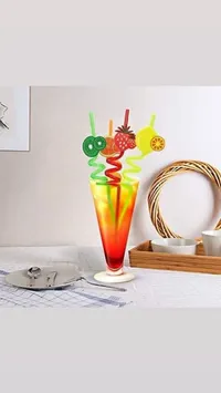مجموعة شفاطات مشروبات ملونة بتصاميم الفواكه