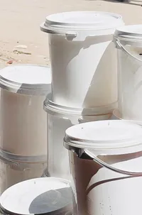 دلو بلاستيكي متعدد الاستخدامات