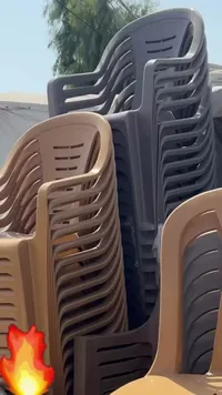 كرسي بلاستيك قابل للتكديس