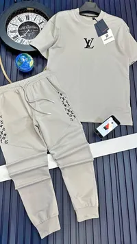 طقم ملابس رجالي صيفي - لويس فيتون (Louis Vuitton)