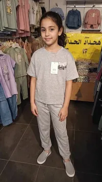طقم رياضي أطفال - تي شيرت وبنطال رمادي