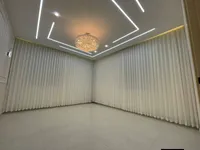 تشكية ستائر حائط بيضاء