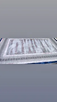 سجادة أرضية عصرية بنقوش هندسية