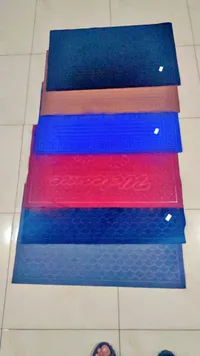 ممسحة أرجل منزلية متعددة الألوان