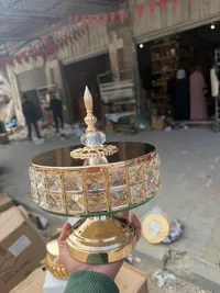 صندوق حلويات كريستالي ذهبي فاخر