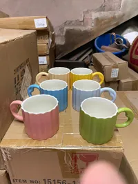مجموعة أكواب سيراميك ملونة بتصميم مضلع - ساني سيراميك (San Yi Ceramic)