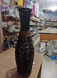 فازة ديكور خشبية بتصميم مجدول