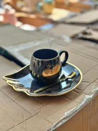 طقم فنجان وصحن مع ملعقة (Love)