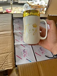 كوب سيراميك "كينج" بغطاء ذهبي