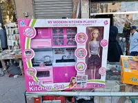 مطبخ مصغر مع دمية (Mini Kitchen Set)