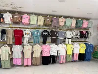 تشكيلة ملابس أطفال صيفية متنوعة