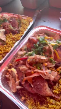وجبة دجاج مشوي مع أرز مبهر