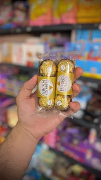 شوكولاتة فيريرو روشيه (Ferrero Rocher)