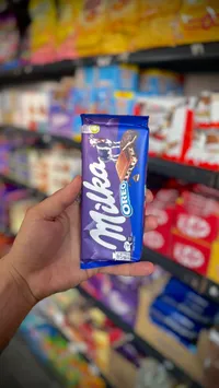شوكولاتة بالحليب محشوة بقطع أوريو - ميلكا (Milka)
