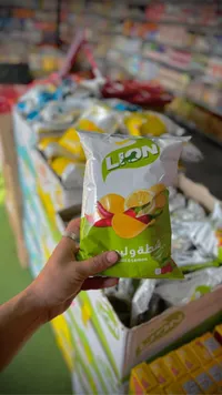 شيبس بطاطس بنكهة الشطة والليمون - ليون (Lion)