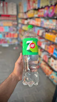 مشروب غازي بنكهة الليمون واللايم - سفن أب (7up)