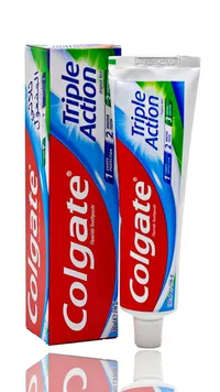 معجون أسنان تريبل أكشن - كولجيت (Colgate)