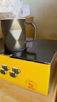 كوب قهوة معدني بتصميم ماسي
