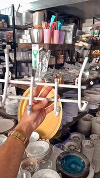 علاقة تعليق جدارية