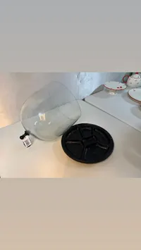 طبق تقديم مقسم مع غطاء زجاجي