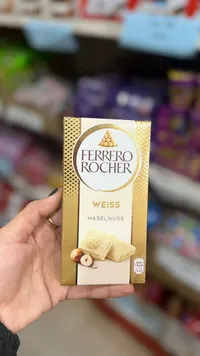 شوكولاتة بيضاء بالبندق - فيريرو روشيه (Ferrero Rocher)