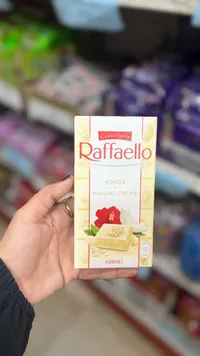 شوكولاتة بيضاء بجوز الهند وكريمة اللوز - رافاييلو (Raffaello)