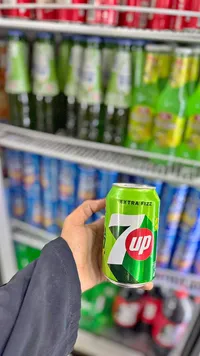 مشروب غازي سفن أب (7up)