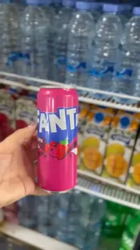 مشروب غازي بنكهة الفواكه الحمراء - فانتا (Fanta)