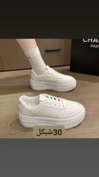 بوت أبيض منصة سميكة