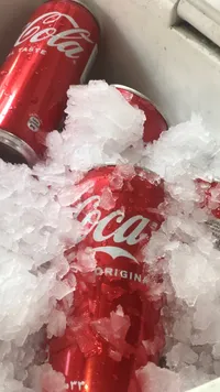 مشروب غازي كوكاكولا (Coca-Cola)