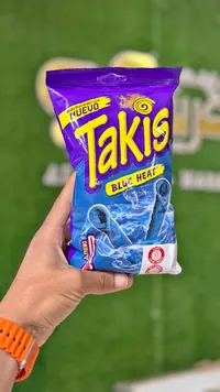 رقائق ذرة حارة بلو هيت - تاكيس (Takis)