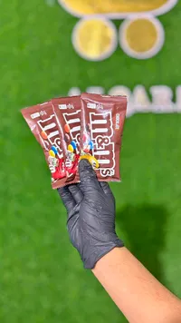 حبيبات الشوكولاتة الملونة - إم آند إمز (M&M's)
