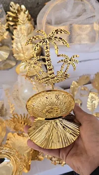 مضيفة ذهبي - نخيل