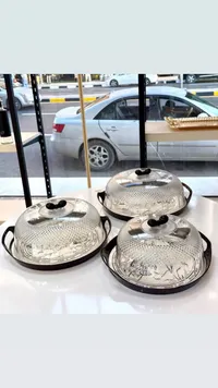 صحن ضيافة فضي محفور بمقابض
