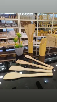 طقم مغارف خشبية طبيعية