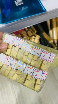 ملاقط غسيل خشبية ملونة
