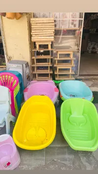 حوض استحمام بلاستيكي ملون