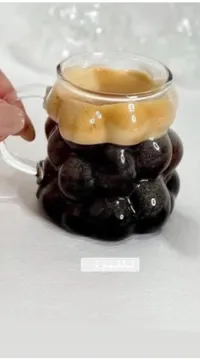 كوب زجاجي على شكل عنب