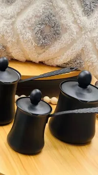 طقم أواني طهي بغطاء أسود