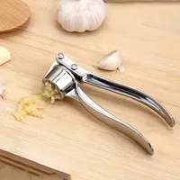 مهرسة ثوم يدوية من الستانلس ستيل