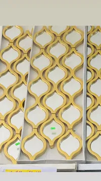 مرايا حائط ديكورية بإطار ذهبي - سوق غزة