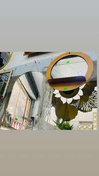 مرايا حائط ديكورية بتصاميم عصرية