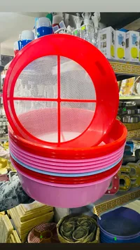 منخل طحين بلاستيكي ملون
